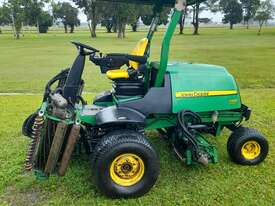 John Deere 7700 Golf Fairway Mower - picture0' - Click to enlarge