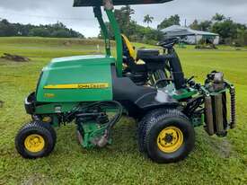 John Deere 7700 Golf Fairway Mower - picture1' - Click to enlarge