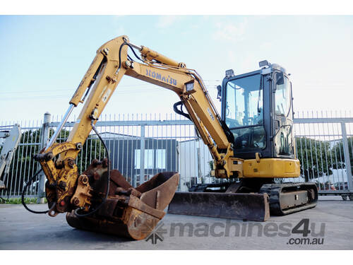 2016 Komatsu PC30MR-3