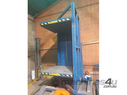 Safetech 2000Kg Pallet Inverter With Fencing