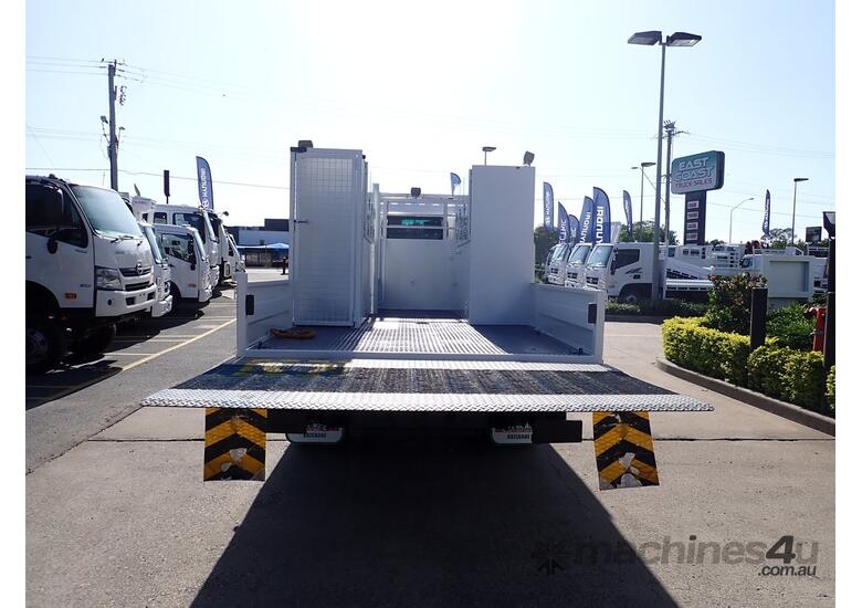 caption ISUZU NPS