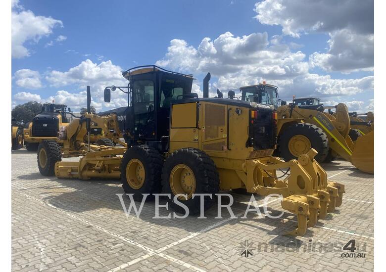 caption CAT 140M Motor Graders