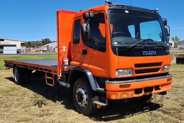 Isuzu FTR900 Long 4x2 Traytop Truck. One Fleet Owner