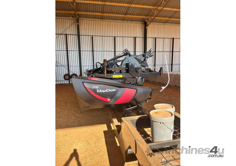 MacDon D130 Header Front Harvester/Header