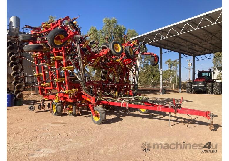 caption 2012 BOURGAULT 8910 60' BAR