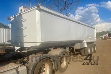 MAXITRANS tri axle chassis tipping trailer MAXITRANS tri axle chassis tipping trailer