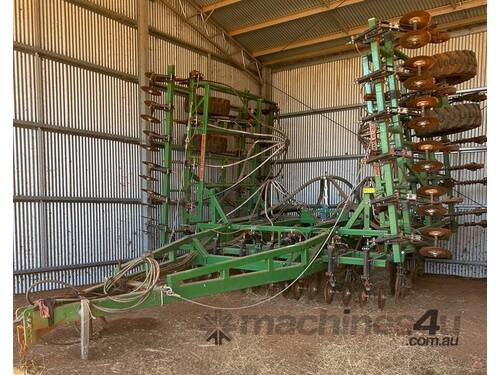 caption Ausplow Dbs D300-40 + Bourgault 5440 Cart
