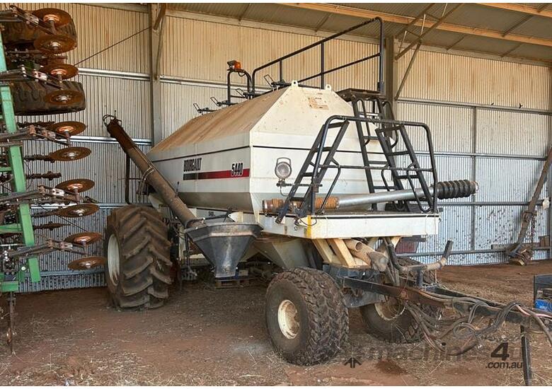 caption Ausplow Dbs D300-40 + Bourgault 5440 Cart