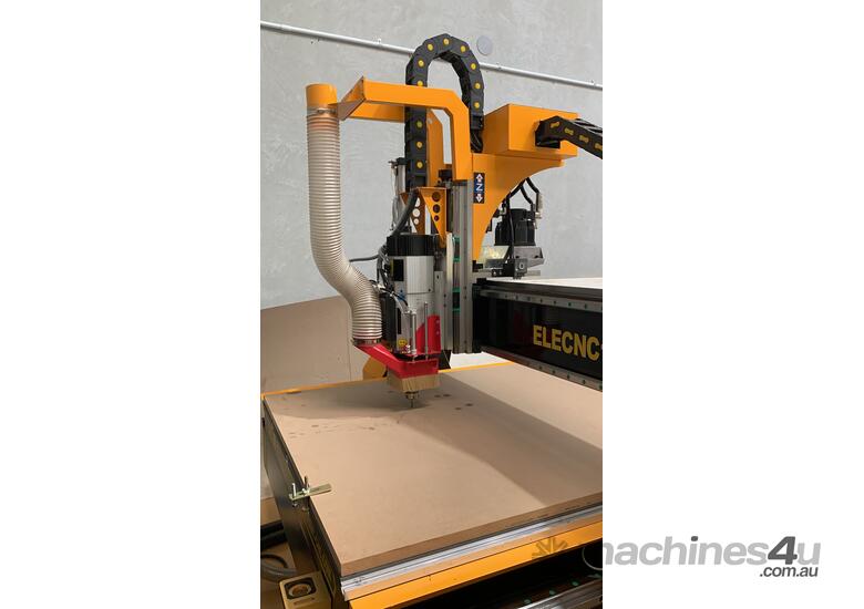 caption CNC Router - Flatbed