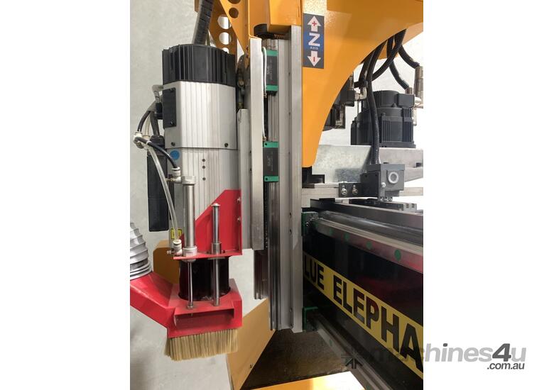 caption CNC Router - Flatbed