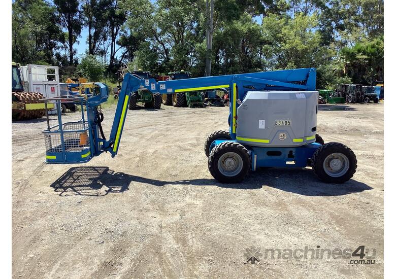 caption 2005 Genie Z34/221c Boom Lift