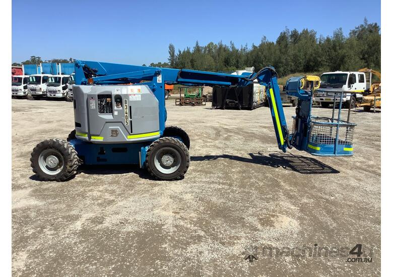 caption 2005 Genie Z34/221c Boom Lift