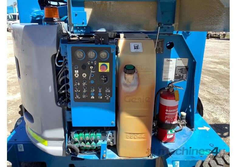 caption 2005 Genie Z34/221c Boom Lift