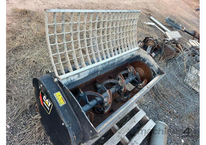 caption CAT Mixer Bucket