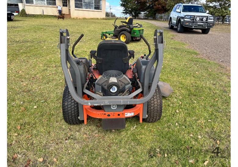 caption Husqvarna MZ52LE Zero Turn Mower