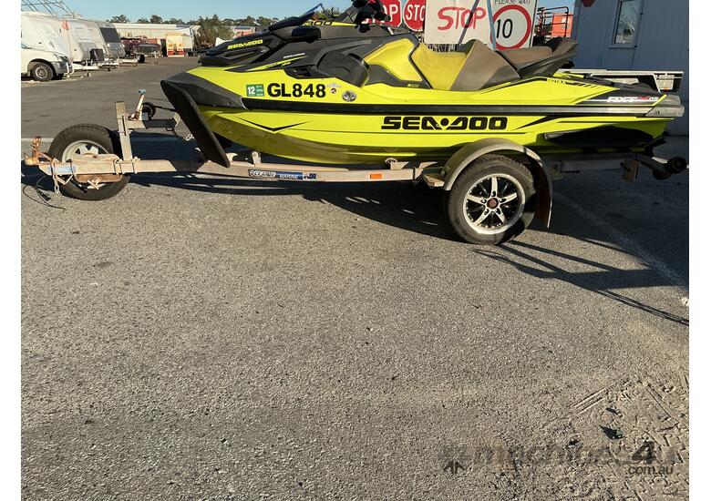 caption 2019 Oceanic Trailers JSKM4R Boat Trailer