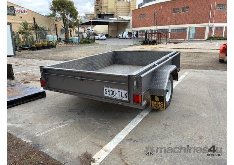 caption Basic Trailer 7x5