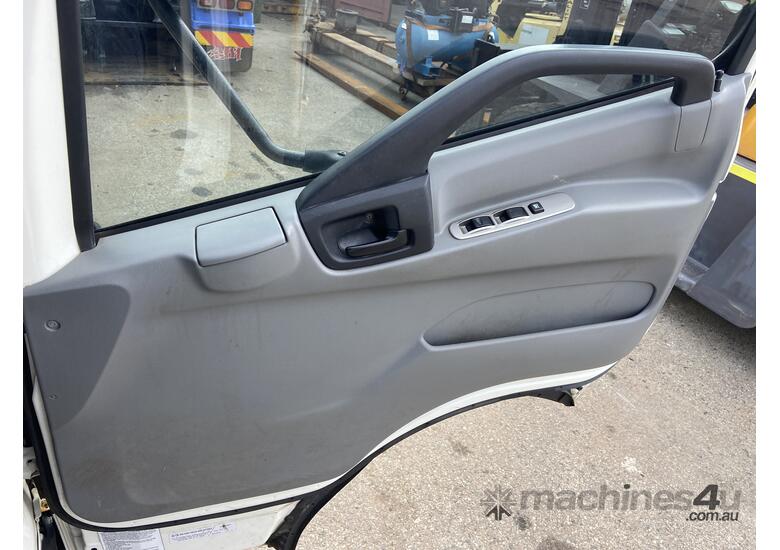 caption 2019 Hino 916 300 4x2 Hybrid Tray Truck (Ex Lease)