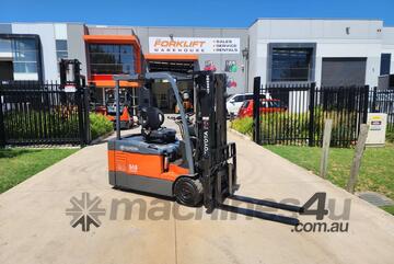 Toyota Forklift 2T Electric Container Mast (Unit#:AU299)