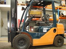 Toyota 02-7FD25 DIESEL ALSO 3 TON AND 3.5TON DIESEL - picture1' - Click to enlarge