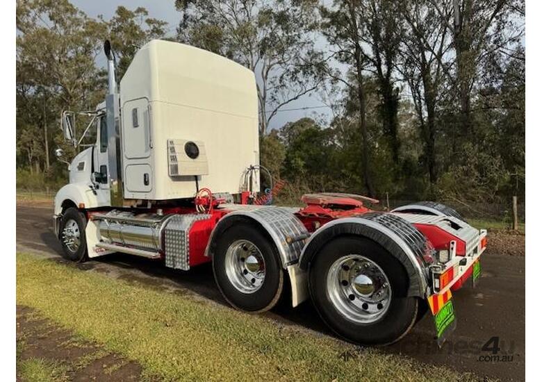 2014 Kenworth T403, Cummins ISX 470hp, 18sp manual 50T rated