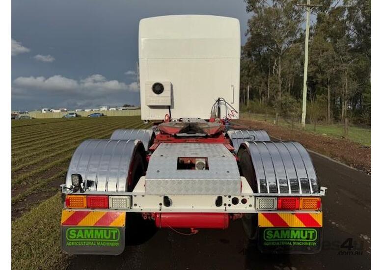 2014 Kenworth T403, Cummins ISX 470hp, 18sp manual 50T rated