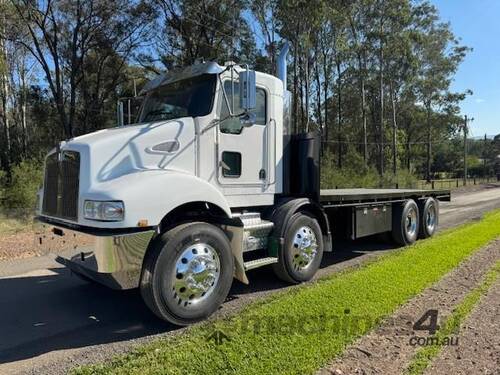 2006 Kenworth T350 day cab, 8x4, Cummins ISM 410hp, 232k kms, auto
