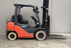 Toyota Forklift 2.5T with 6m Lift Height - Low Hours (Unit#: AU438)