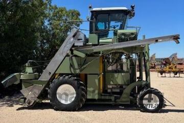 (1293) 1996 Nairn 1230 Grape Harvester