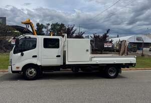 Truck Dual Cab Hino 917 300 Ex-council 6 speed manual 2015 4.5 tonne 179350km BSN726P SN1806