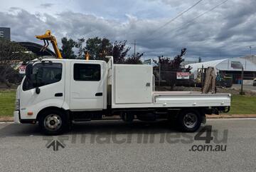 Truck Dual Cab Hino 917 300 Ex-council 6 speed manual 2015 4.5 tonne 179350km BSN726P SN1806