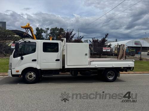 Truck Dual Cab Hino 917 300 Ex-council 6 speed manual 2015 4.5 tonne 179350km BSN726P SN1806