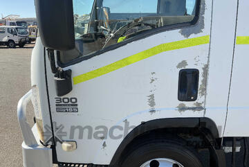 2011 Isuzu NPR300 Crew Crew Cab Table Top