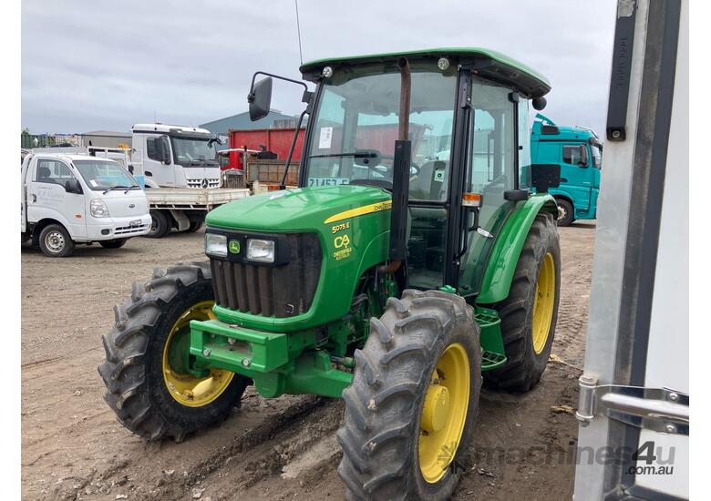 2018 John Deere 5075 E Tractor