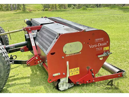 Redexim Verti-Drain 7521 Lawn Aerator Corer