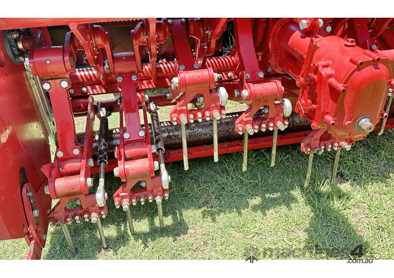 Redexim Verti-Drain 7521 Lawn Aerator Corer