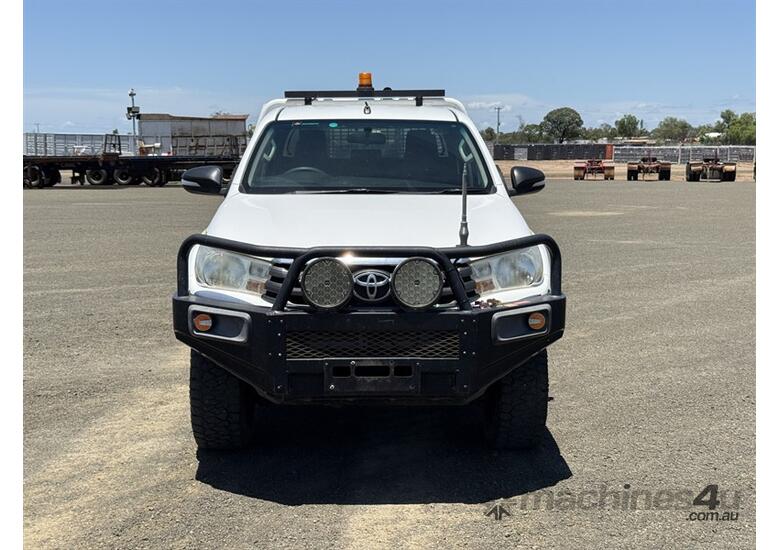 2016 TOYOTA HILUX SR UTE