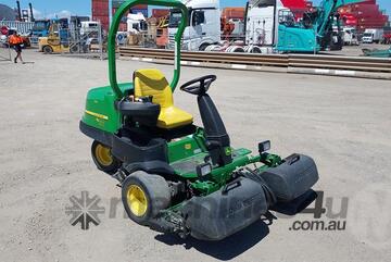 John Deere   2500b