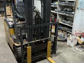 2021 Caterpillar 1.3 Tonne Electric Forklift - Northern Territory - picture0' - Click to enlarge