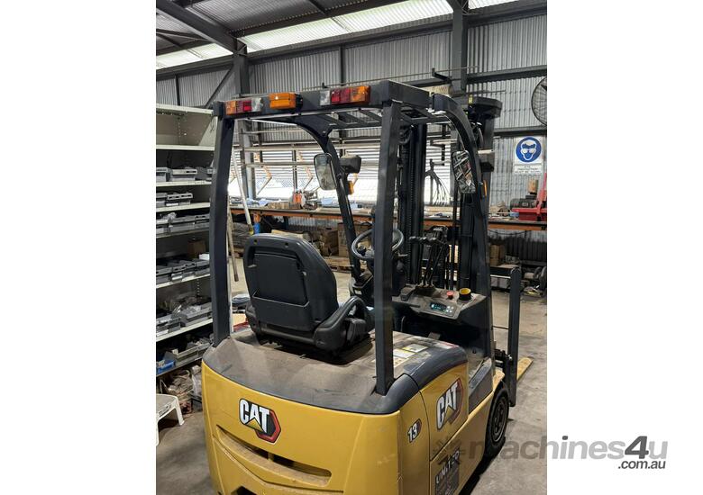 2021 Caterpillar 1.3 Tonne Electric Forklift - Northern Territory