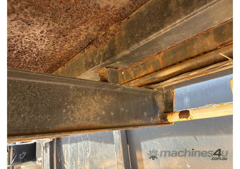 1976 Krueger 40ft Tri Axle Flat Top Trailer