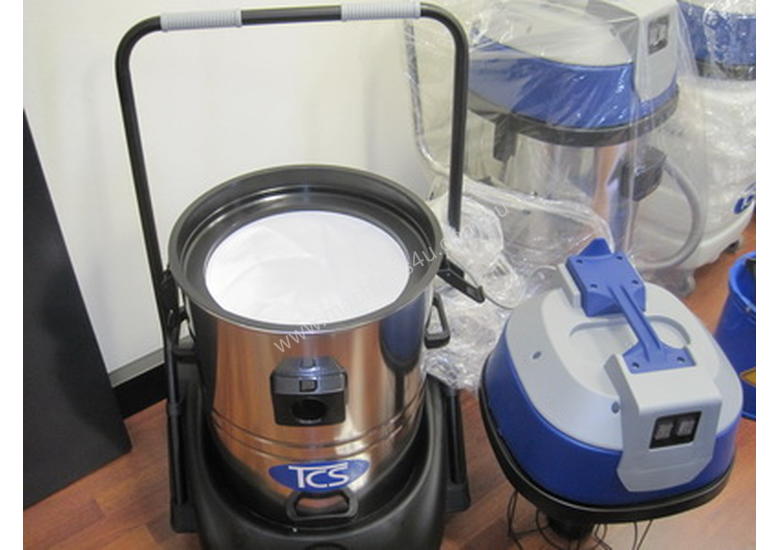 caption 80L STAINLESS STEEL WET 'N' DRY - three motors