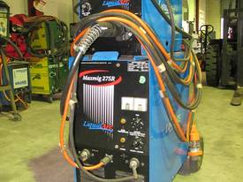 Mig Welder with Wire Feed Gun and Regulator - picture0' - Click to enlarge