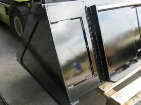 Skid Steer Weld-On Universal Mount Plate - picture0' - Click to enlarge