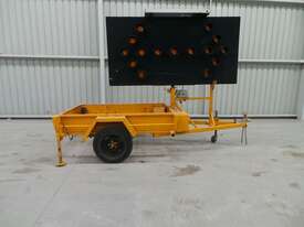 1998 Sunshine Trailer Arrow Board - picture1' - Click to enlarge
