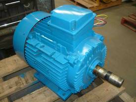 LAFERT INDUSTRIAL 15HP 3 PHASE ELECTRIC MOTOR/ 293 - picture1' - Click to enlarge