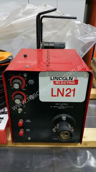 Used 1998 Lincoln Ln 21 Powersource Aux Voltage Wire Feeder In
