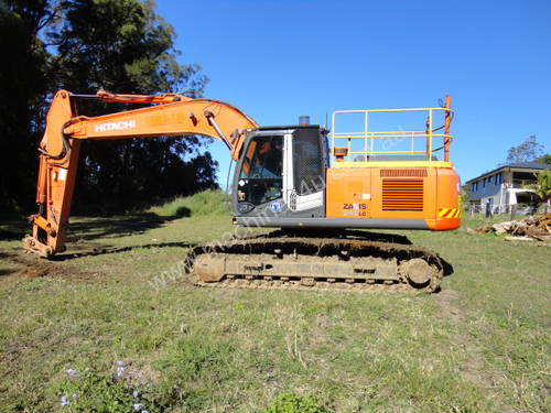 HITACHI ZX240LC-3 Excavator (24 Tonne) One owner