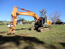HITACHI ZX240LC-3 Excavator (24 Tonne) One owner - picture0' - Click to enlarge