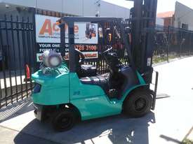 Mitsubish Forklift 2.5 Ton 6000mm Lift Height Fresh Paint  - picture0' - Click to enlarge